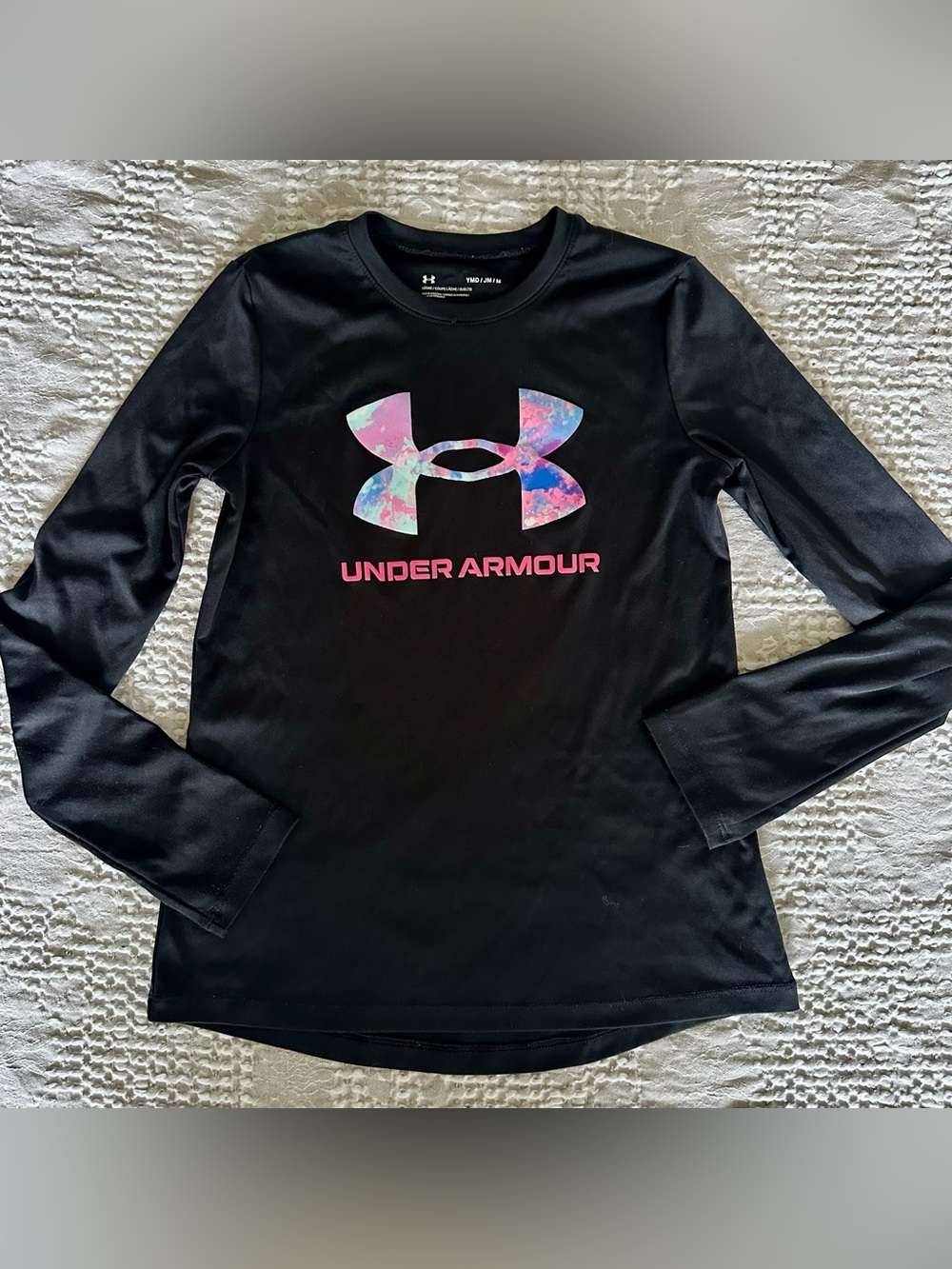 🌻Under Armour Black Long Sleeve With Vibrant Front Logo
